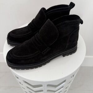 Madewell Black Suede Loafer Ankle Booties Lug Shoes Size 8